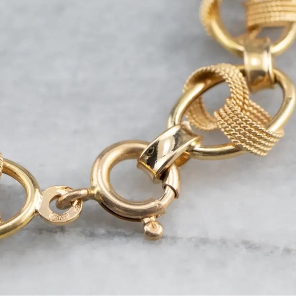 Market Square Jewelers 18k Gold Fancy Link Bracelet - Picture 2 of 8